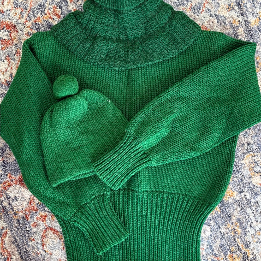 Green Turtleneck Sweater, dickie and beanie Set